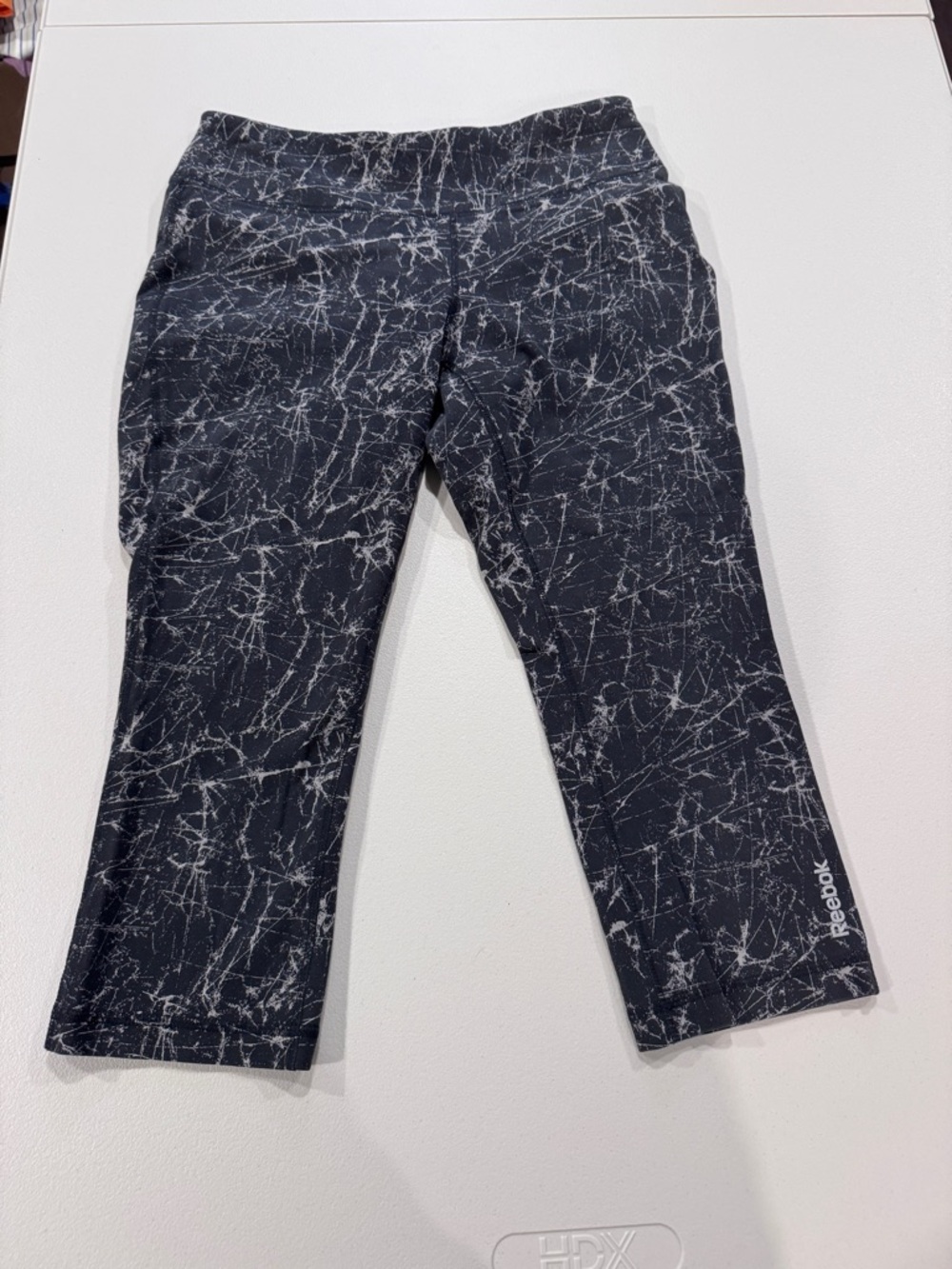 Reebok Black with White Marble-Print Cropped Leggings Medium
